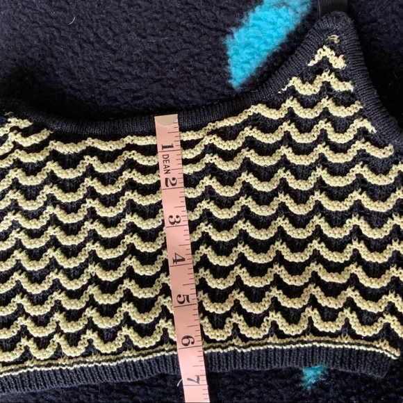 Black & Yellow Crop Top - Picture 14 of 14